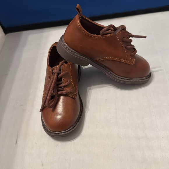 Carter's Brown Kids Shoes size 6 toddler - Picture 2 of 3
